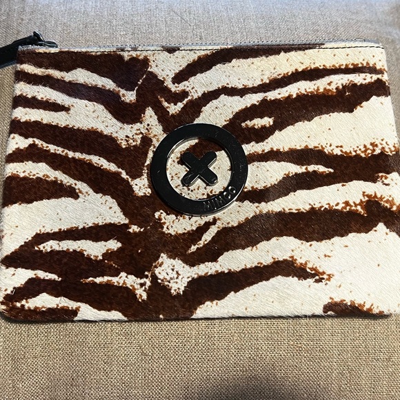 Mimco pouch. New without tags. Cow hide. Brown  /white. Fabulous new condition - Picture 3 of 10